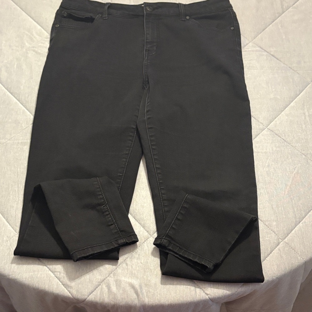 Celebrity Pink Mid Rise Skinny Black Jeans